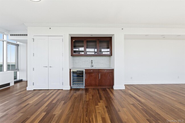 Foto del edificio - 3220 Arlington Ave