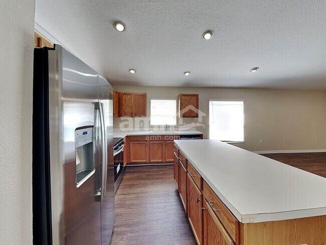 Foto del edificio - 1012 Cristelle Jean Dr