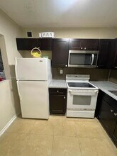 Building Photo - 525 W 69th St