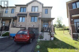 Building Photo - 132 Crafter Cres