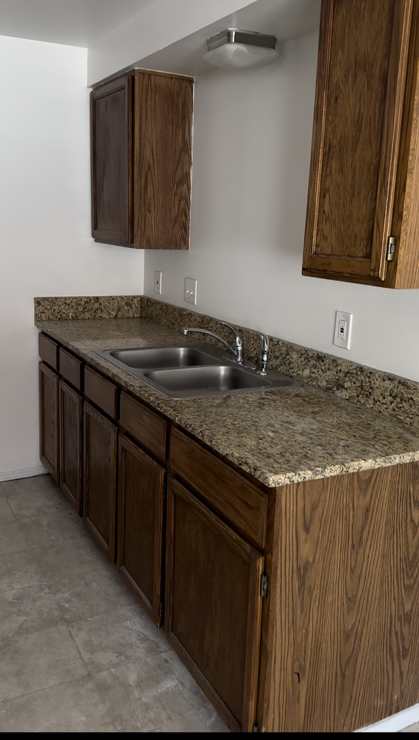 Building Photo - Walk to Class! BSU Two Bedroom Duplex Avai...