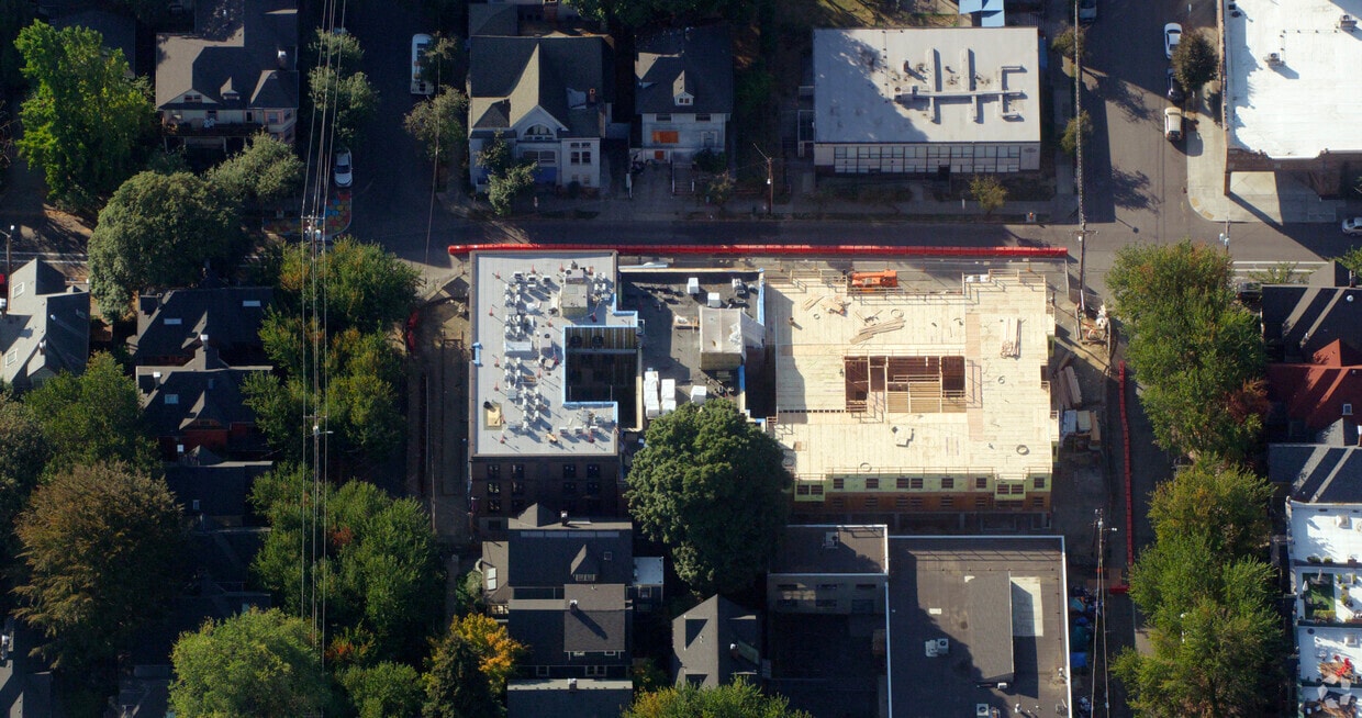 Emmons Place Apartments in Portland, OR