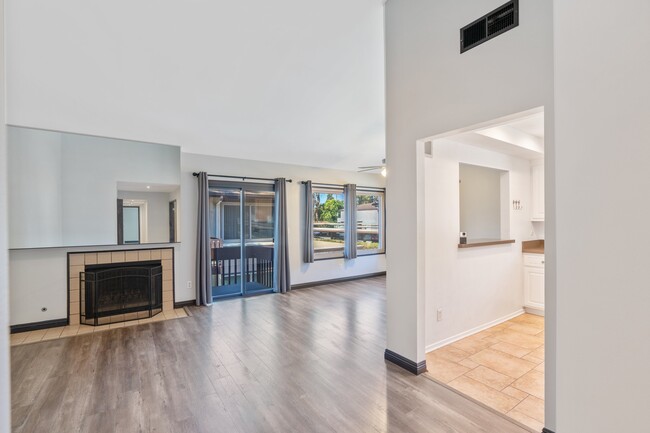 Foto del edificio - 6716 Clybourn Ave