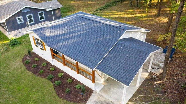 Building Photo - 3224 Hollydale Dr SW