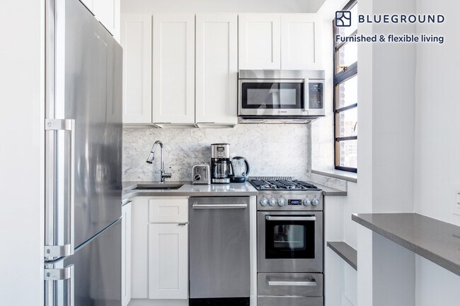 Building Photo - 10 Sheridan Square