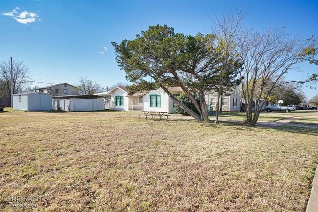 Building Photo - 1809 Sandefer St