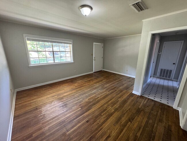 Foto del edificio - Lakeside Villa Apartment