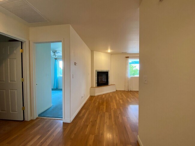 Foto del edificio - 1415 Lakeview Rd