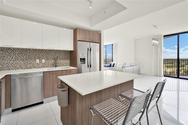 Foto del edificio - 5300 Paseo Blvd