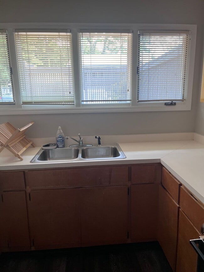 Building Photo - 1503 Sherbrooke Cir