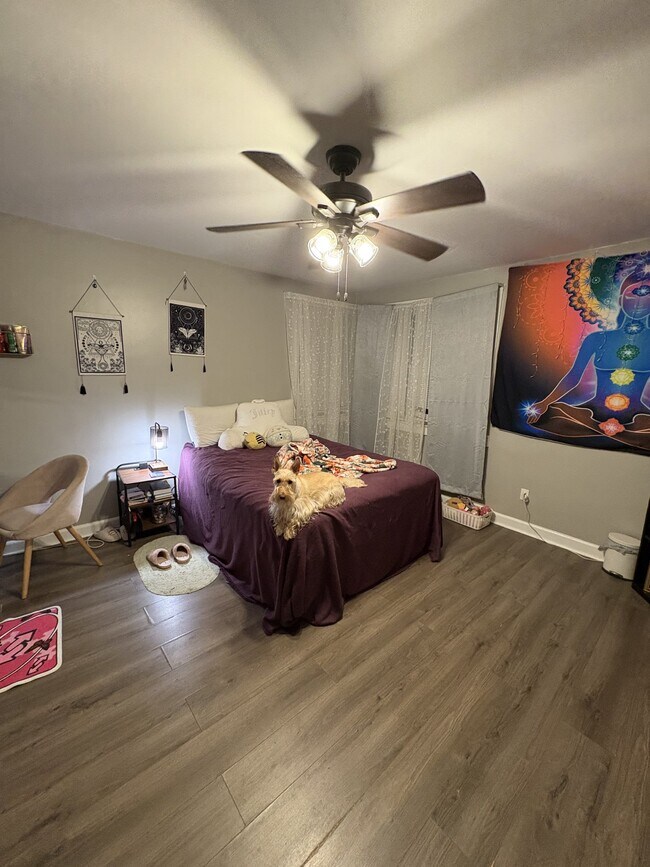 Foto del edificio - 140 Overbrook Cir