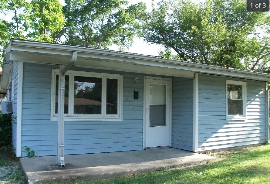 Primary Photo - 214 W Worley St