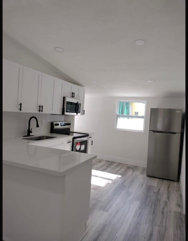 Foto del edificio - 1062 NW 25th St