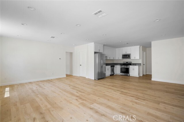 Foto del edificio - 6849 De Celis Pl
