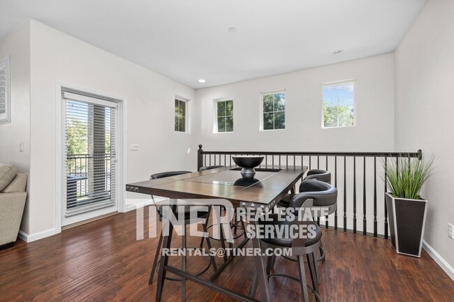 Building Photo - 506 Monet Ln