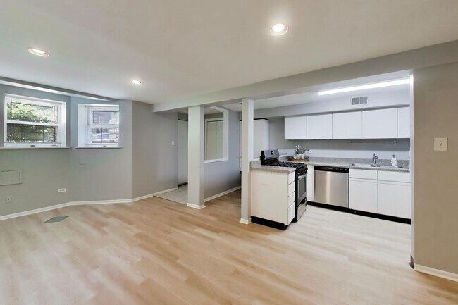 Foto del edificio - 1528 W Wellington Ave