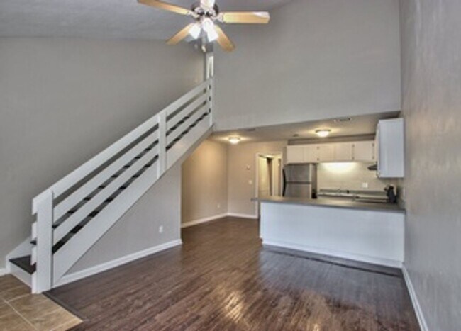 Foto del edificio - Charming Townhouse NW Tallahassee
