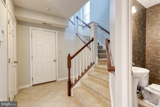 Foto del edificio - 9301 Paragon Way