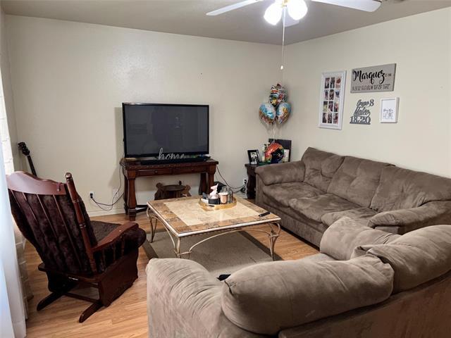 Foto del edificio - 1326-1328 S Travis St