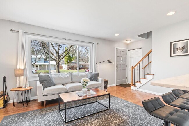 Building Photo - 1126 Wines Dr