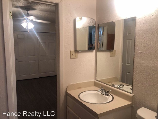 Building Photo - 3 br, 2 bath House - 214-Forest Valley