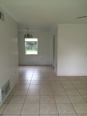 Building Photo - 2607 Dianjo Dr