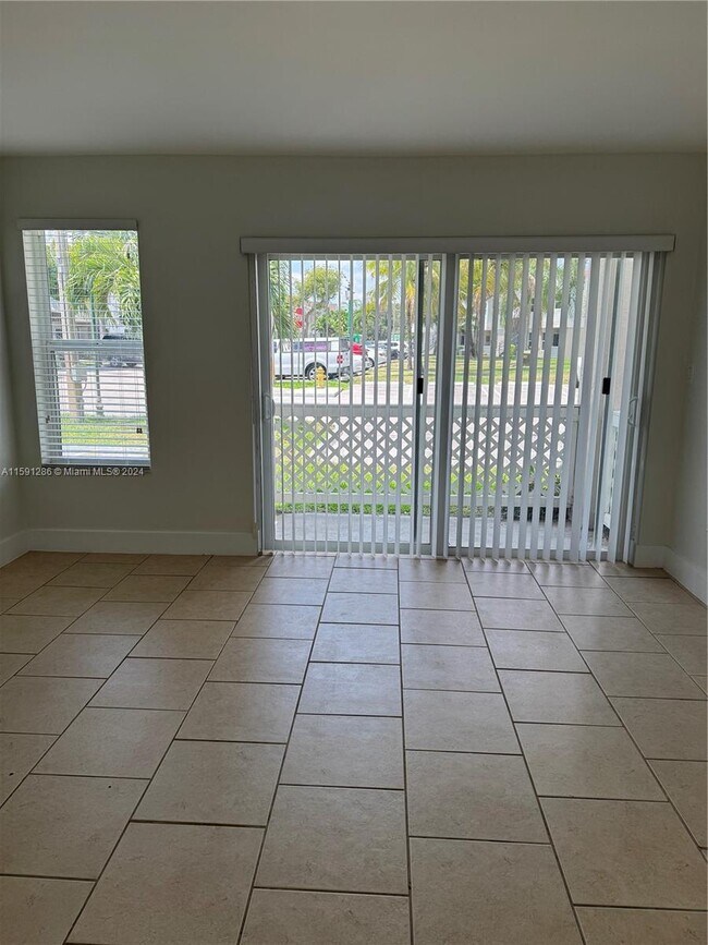 Building Photo - 6760 NW 175th Ln