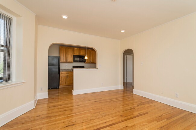 Foto del edificio - 121 Highland Rd