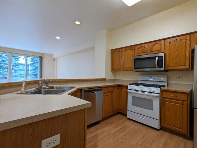 Foto del edificio - 2548 Carrolwood Rd