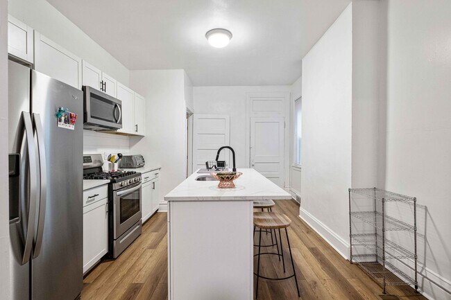 Foto del edificio - 2230 Tilbury Ave