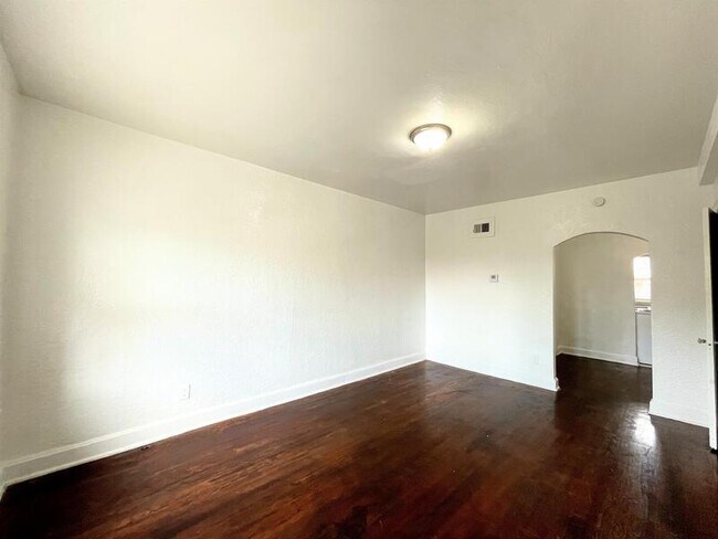 Foto del edificio - 3615 Hereford St