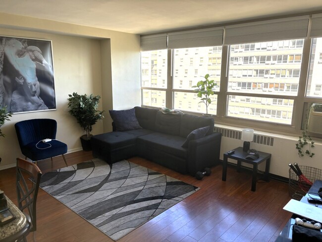 Foto del edificio - 3950 N Lake Shore Dr