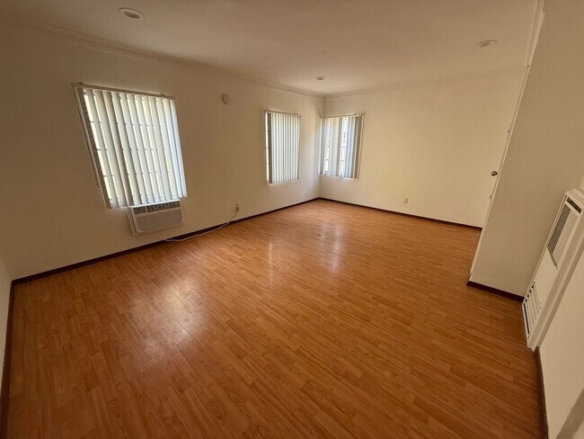 Foto del edificio - 1811 Garfield Pl