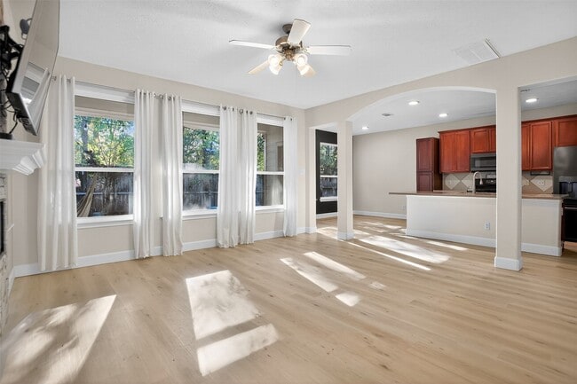 Foto del edificio - 126 Silver Penny Dr