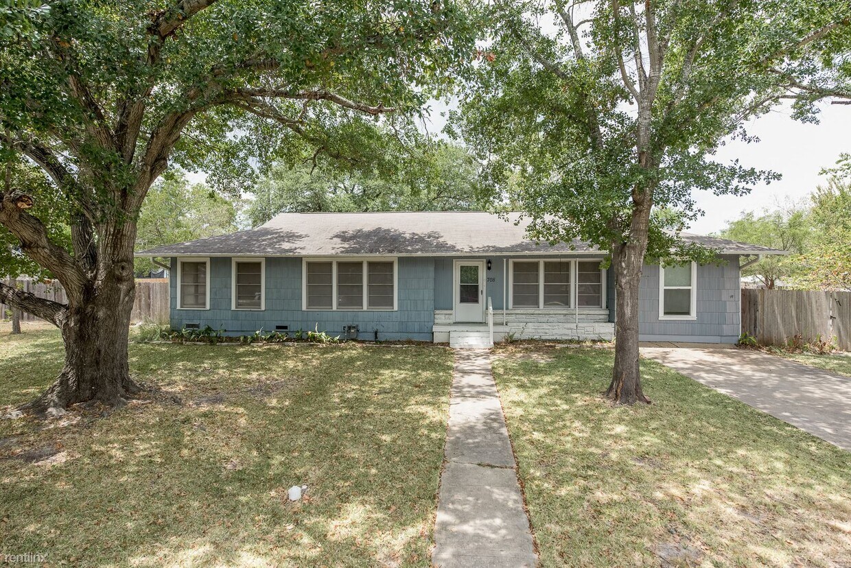 Primary Photo - 4 br, 3 bath House - 708 Broadmoor Dr