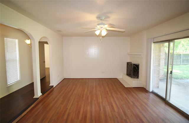 Foto del edificio - 129 Cloudcrest Dr