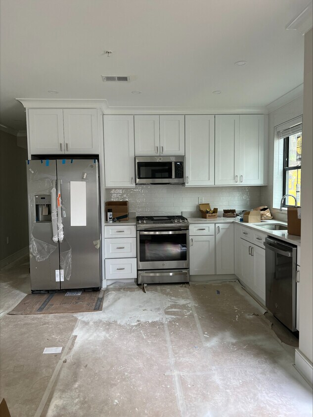 Primary Photo - 281 Lamartine St