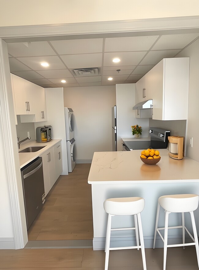 Building Photo - 623 Commonwealth Ave