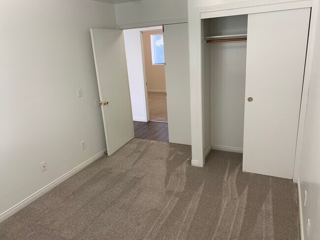 Building Photo - 712 Greenwood Meadow Ln