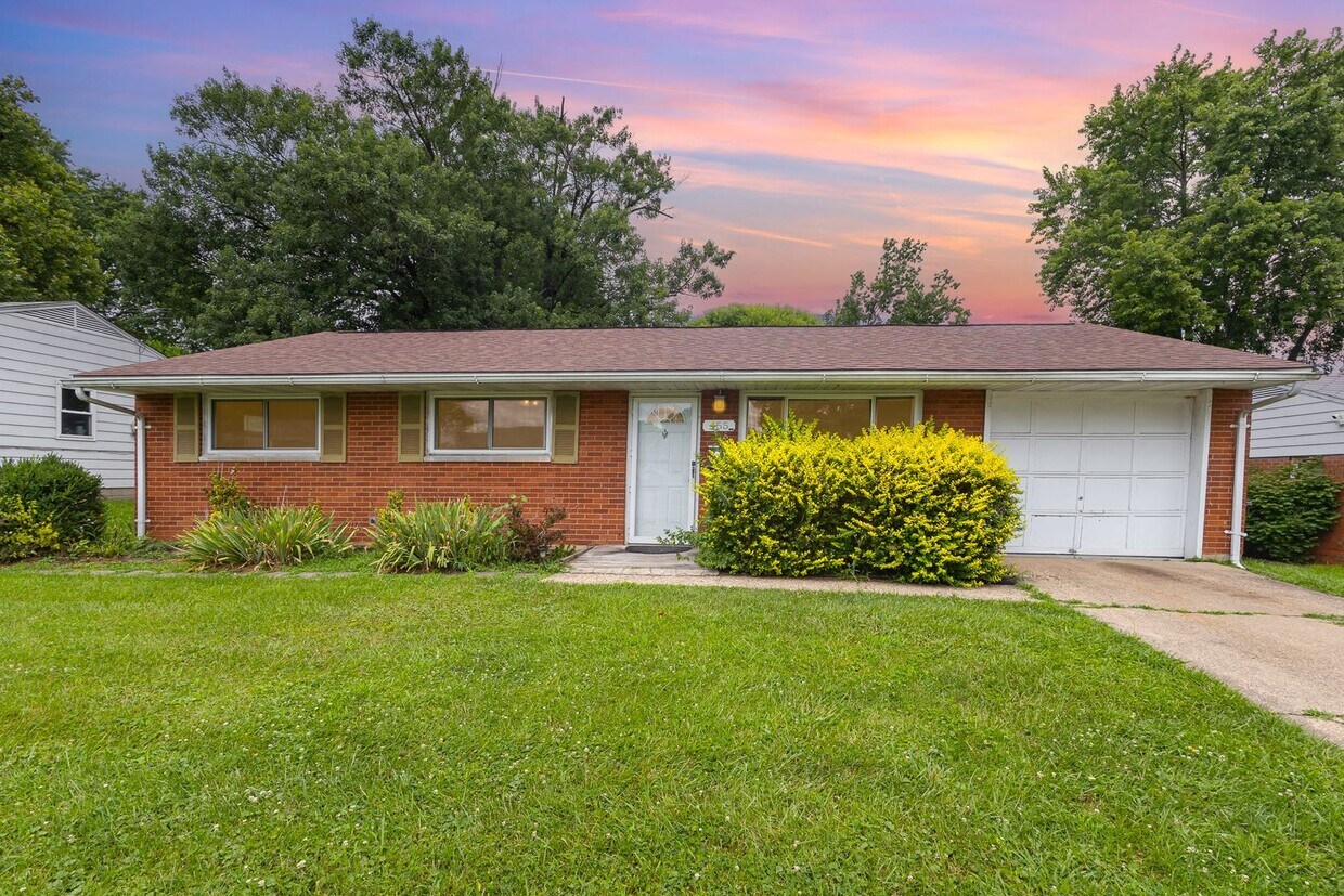 Foto principal - Renovated and Ready 3 Bedroom 1 Bathroom H...