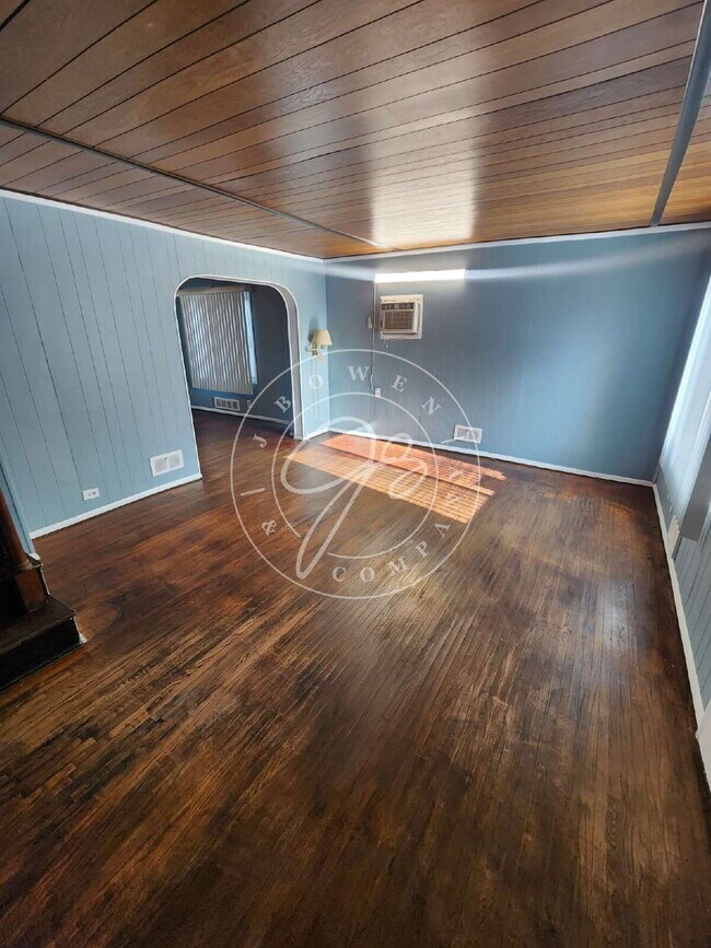 Foto del edificio - Must-See 2-Story, 2-Bedroom Home with Fenced Yard