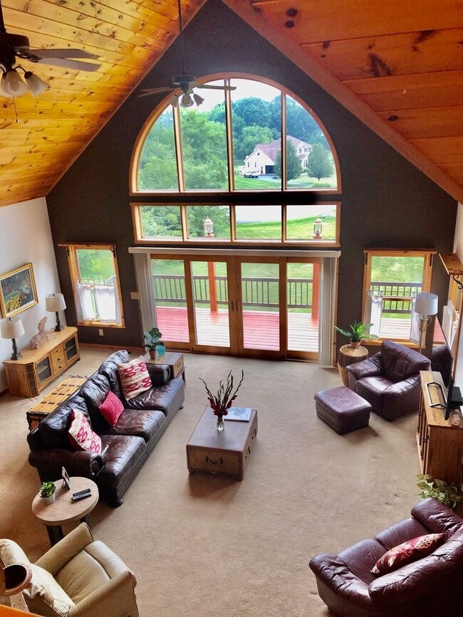 Building Photo - One of a kind 4 bedroom home on 4+ Acres