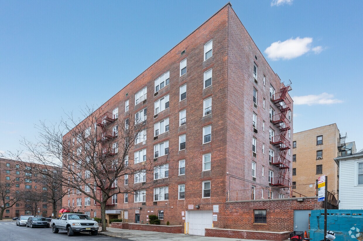 Building Photo - 1332 Metropolitan Ave
