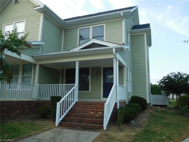 Building Photo - 2211 Charles Harshaw Ave