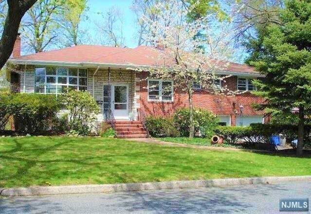 Primary Photo - 21 Greentree Terrace