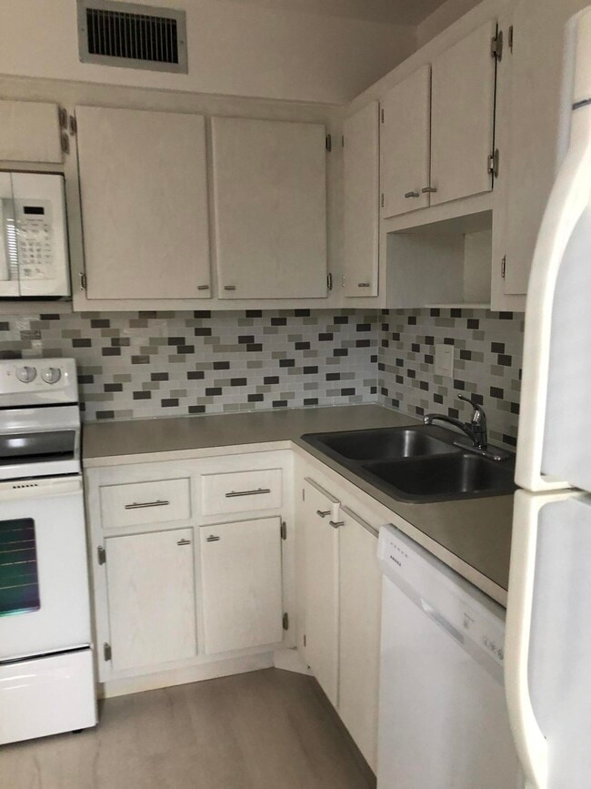 Building Photo - 4080 Tivoli Ct