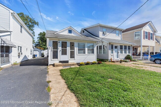 Building Photo - 1215 Briarwood Rd