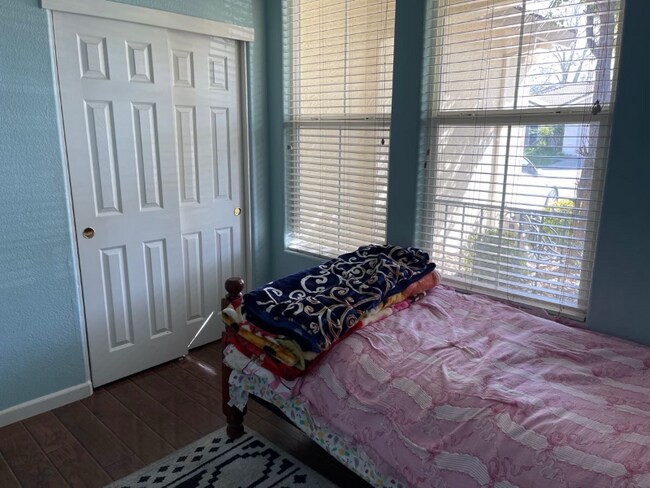 Foto del edificio - 5633 Ridgepoint Dr