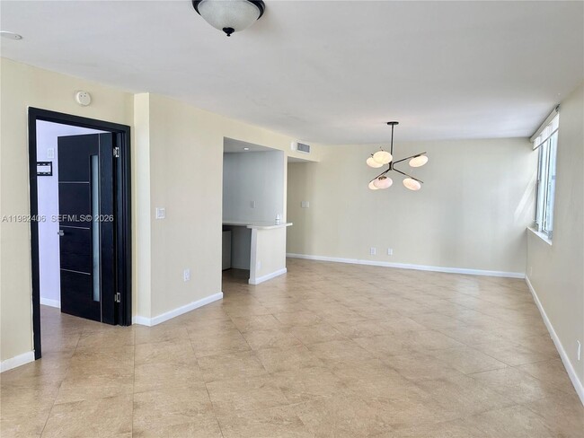 Foto del edificio - 3180 S Ocean Dr