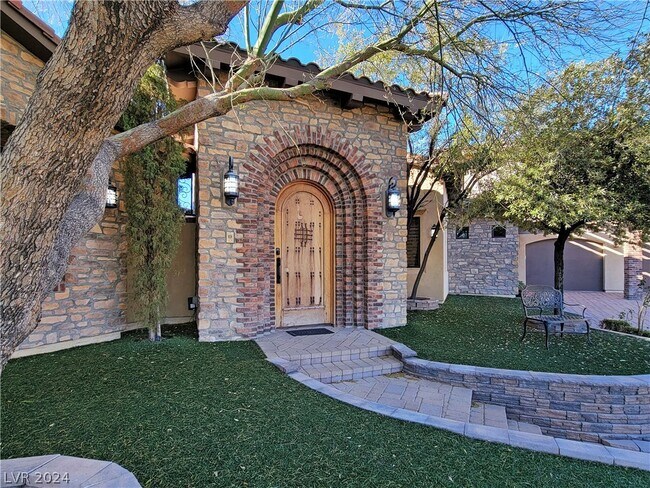 Foto del edificio - 4365 N Campbell Rd